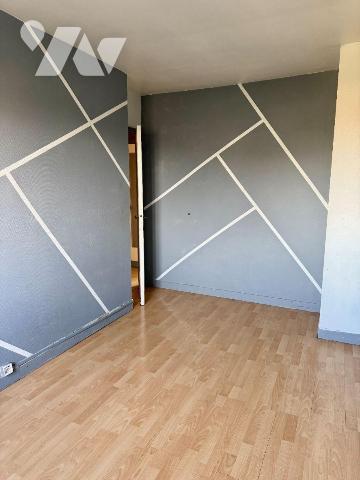 À vendre à Saint-André-les-Vergers, 

Découvrez cette maison mitoyenne offrant une surface ha...
