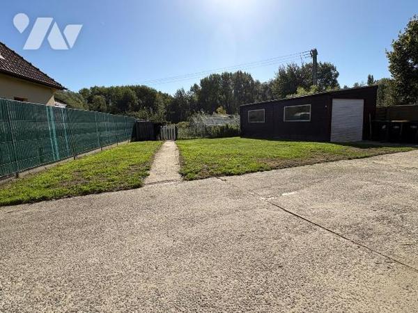 CUCQ, dans une quartier résidentiel non loin des commodités, venez découvrir cette maison compr...