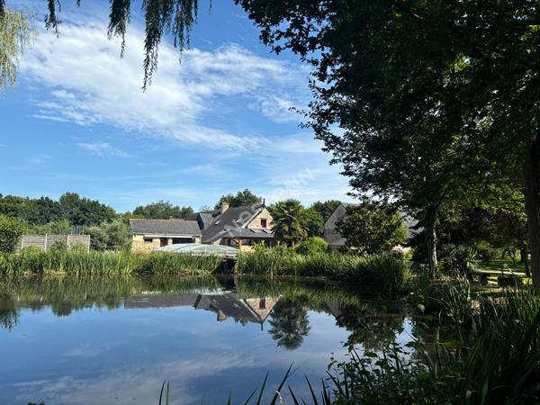 Maison PIRÉ-CHANCÉ 9 pièces 250 m²  sur 2 hectares au pied du bourg