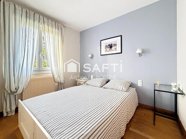 Ensemble de deux maisons rénovées avec vue mer