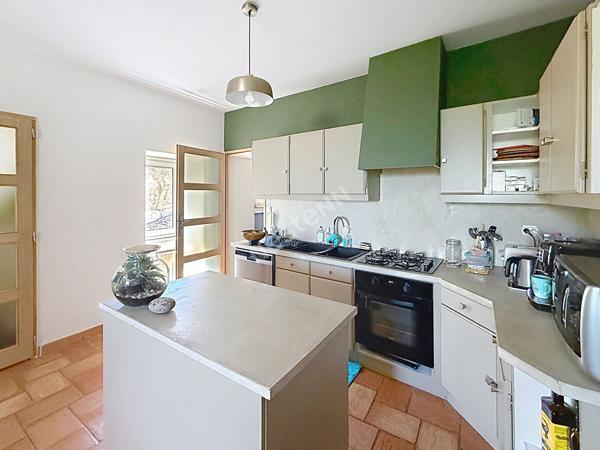 Terrasse plein ciel et charme absolu pour ce duplex rénové... un vrai coup de coeur !