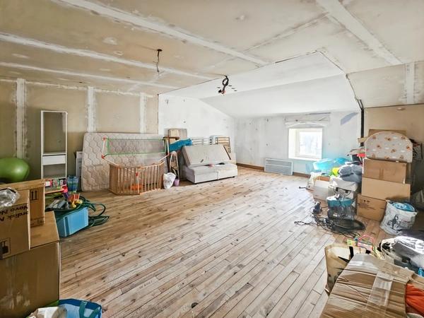 AGREABLE MAISON DE CARACTERE +TERRASSE + GARAGE