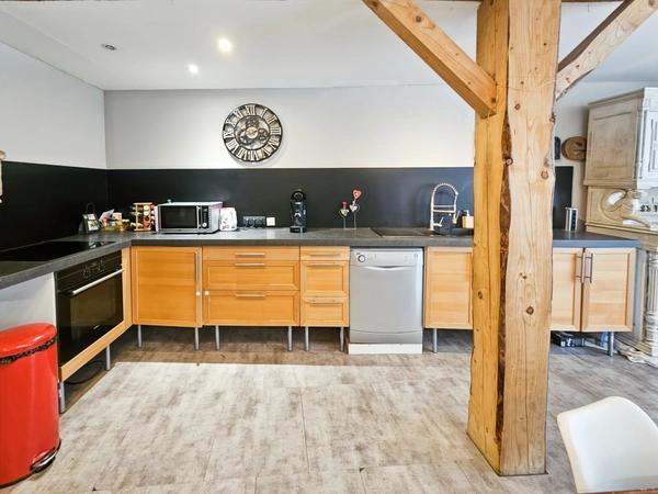 AGREABLE MAISON DE CARACTERE +TERRASSE + GARAGE