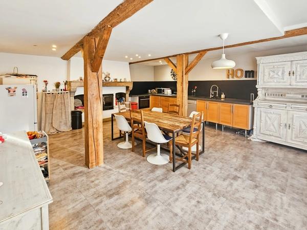 AGREABLE MAISON DE CARACTERE +TERRASSE + GARAGE