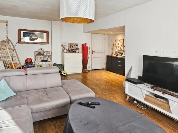 AGREABLE MAISON DE CARACTERE +TERRASSE + GARAGE