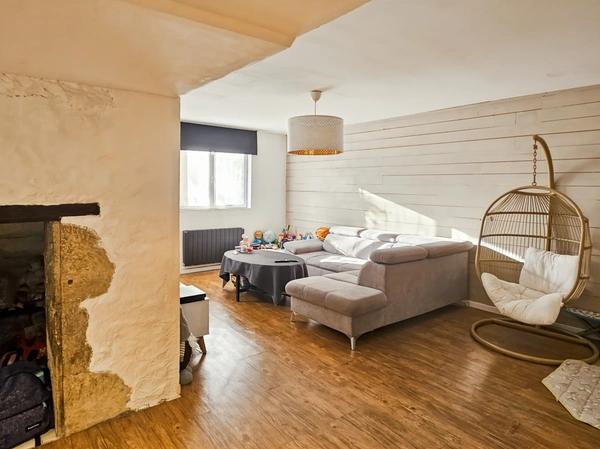 AGREABLE MAISON DE CARACTERE +TERRASSE + GARAGE