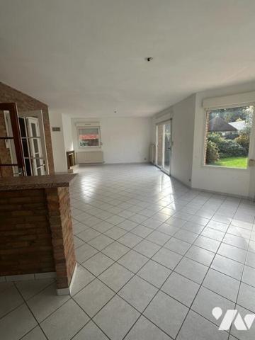 Maison individuelle à vendre à proximité du centre de BAPAUME et aussi de l'autoroute A1 compre...