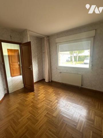 Maison individuelle à vendre à proximité du centre de BAPAUME et aussi de l'autoroute A1 compre...