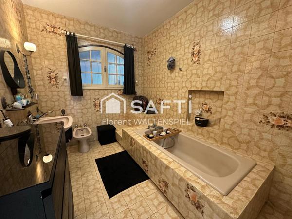 Charmante maison spacieuse 5 pièces de 188m2 avec parc arboré