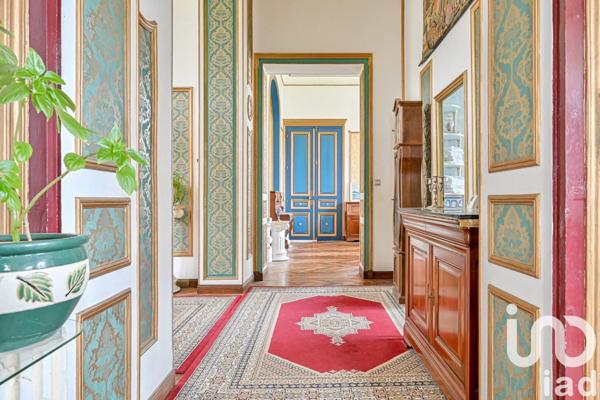 Château 13 pièces de 550 m² à Val-de-Reuil (27100)