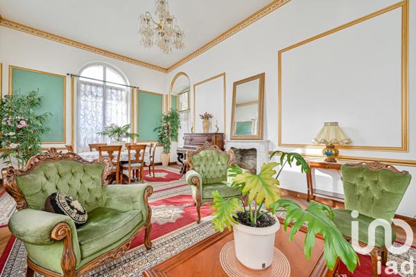 Château 13 pièces de 550 m² à Val-de-Reuil (27100)