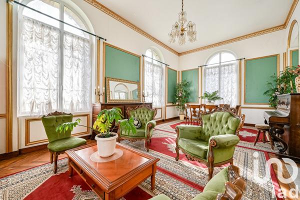 Château 13 pièces de 550 m² à Val-de-Reuil (27100)