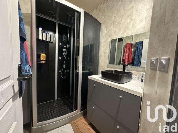 Maison 5 pièces de 129 m² à Cavignac (33620)