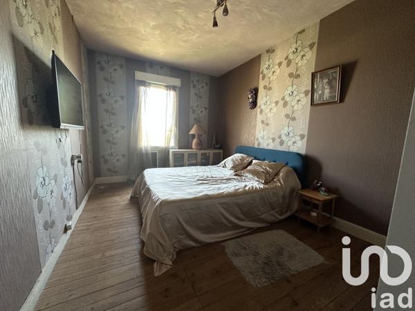 Maison 5 pièces de 129 m² à Cavignac (33620)