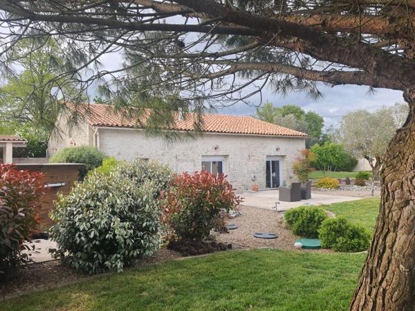 Belle longère rénovée T5 proche de Niort