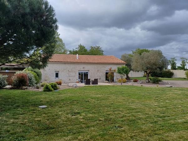 Belle longère rénovée T5 proche de Niort