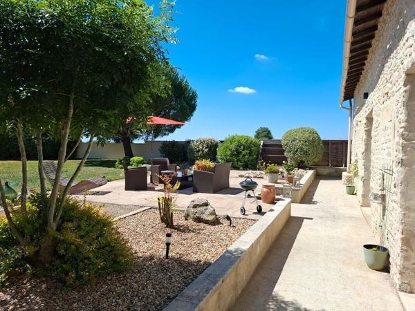 Belle longère rénovée T5 proche de Niort