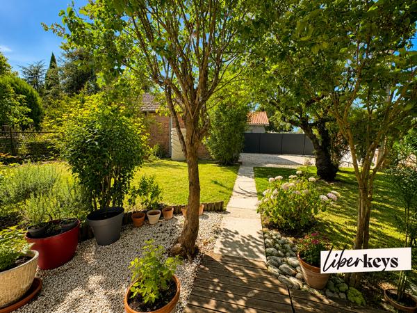 Maison familiale T5 de plain-pied rénovée avec garage et jardin