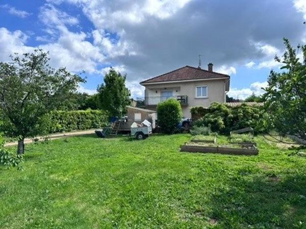 Maison 6 pièces 133 m² avec terrain à Commelle-Vernay