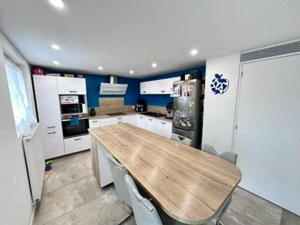 Maison 6 pièces 133 m² avec terrain à Commelle-Vernay