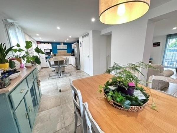 Maison 6 pièces 133 m² avec terrain à Commelle-Vernay