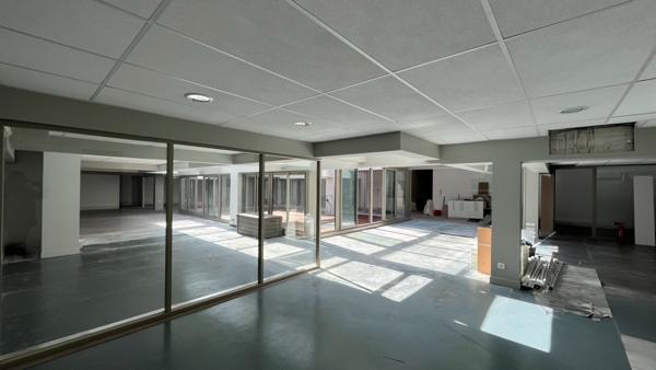 Local Paris 452 m2