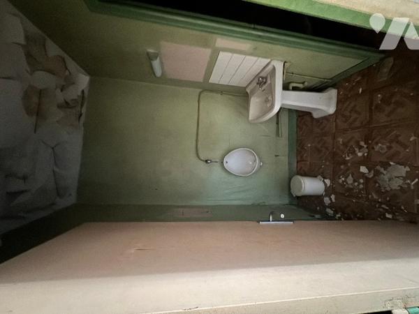 Maison avec commerce au rez-de-chaussée (157m²) à rénover