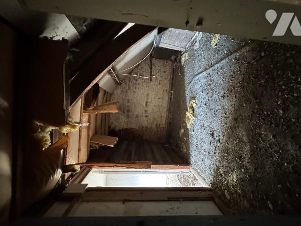 Maison avec commerce au rez-de-chaussée (157m²) à rénover