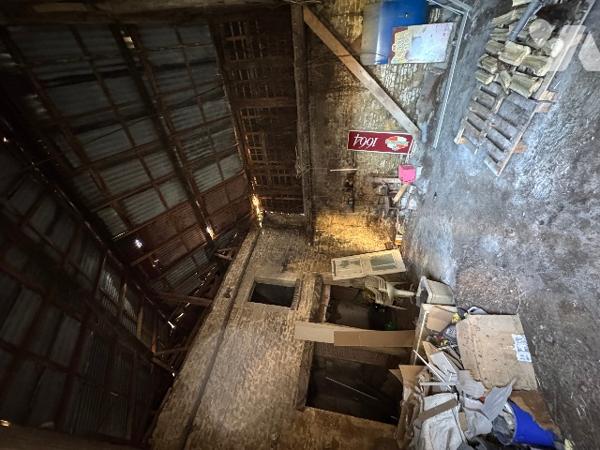 Maison avec commerce au rez-de-chaussée (157m²) à rénover