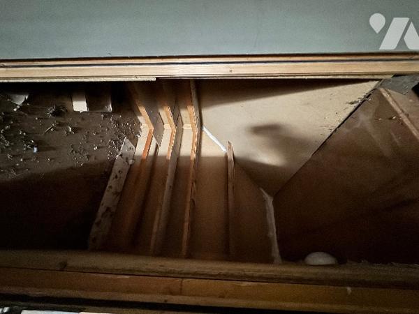 Maison avec commerce au rez-de-chaussée (157m²) à rénover