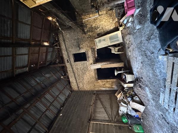 Maison avec commerce au rez-de-chaussée (157m²) à rénover