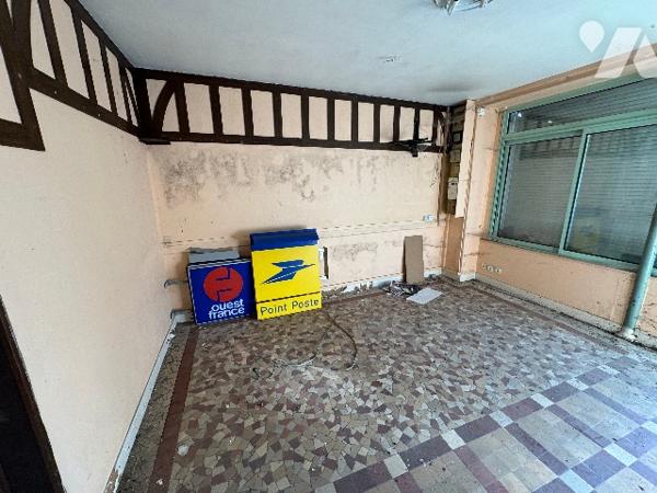 Maison avec commerce au rez-de-chaussée (157m²) à rénover