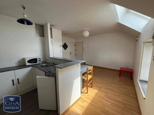 Appartement à louer 2 pièces 32.49m² Laval (53000)