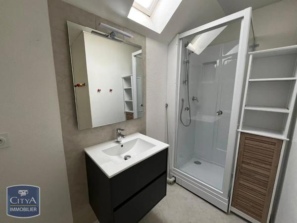 Appartement à louer 2 pièces 32.49m² Laval (53000)