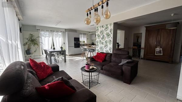 Maison à vendre à Les Ponts-de-Cé dans le Maine-et-Loire (49130), ref : 49020-490