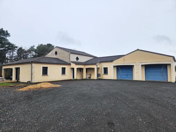 Maison à Chancelade, 24650 - 5 pièces 263m²