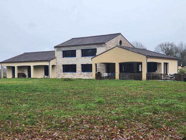 Maison à Chancelade, 24650 - 5 pièces 263m²
