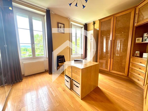 Maison 11 pièces 532 m2