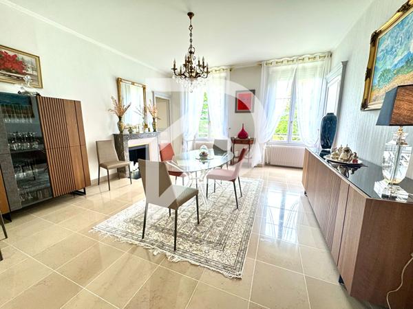 Maison 11 pièces 532 m2