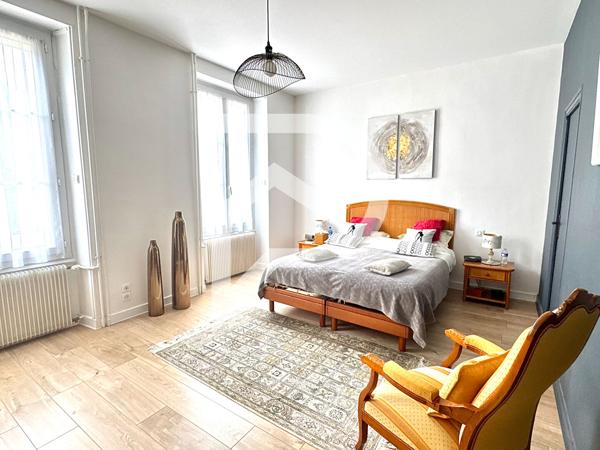 Maison 11 pièces 532 m2
