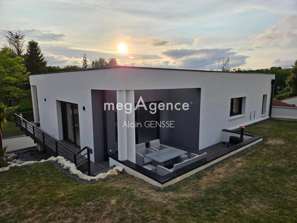 Maison à SAINTES, 17100 - 6 pièces 202m²