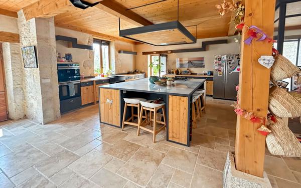 Maison à vendre    19 pièces •  Lectoure