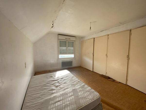 À VENDRE MAISON COMPOSÉE DE 2 APPARTEMENTS À MERDRIGNAC PROCHE DES COMMODITÉS