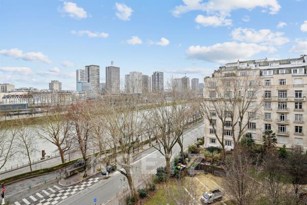 Appartement avec terrasse au coeur du 16e
