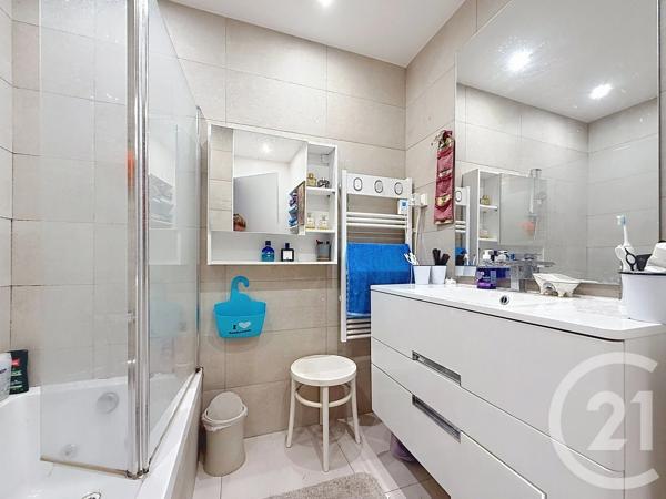 Appartement F3 à vendre  3 pièces - 78,36 m 2   ANTIBES  - 06