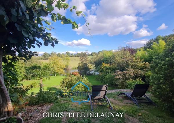 A proximité immédiate du centre, le long de la Mayenne.