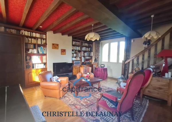 A proximité immédiate du centre, le long de la Mayenne.