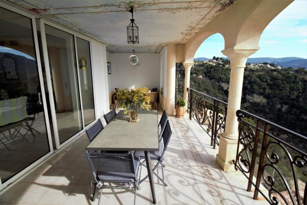 Maison de maître dans village de caractère