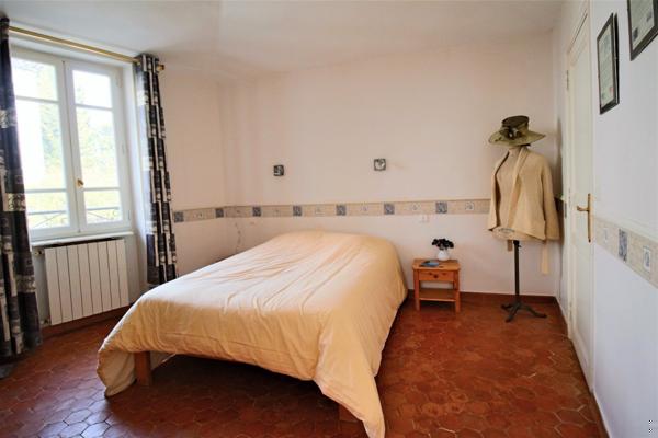 Maison de maître dans village de caractère