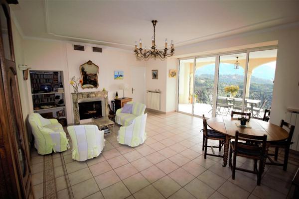 Maison de maître dans village de caractère